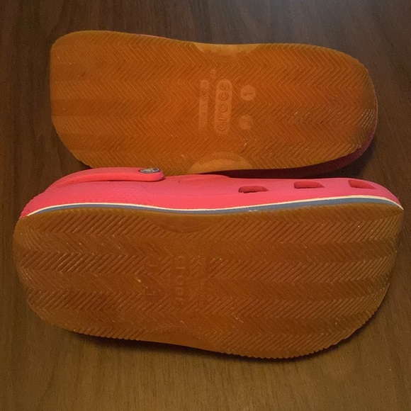Crocs Retro Clog Kids Size 1 Unisex CROCS Classic PINK Slip On Clog Water Shoes - Picture 6 of 16